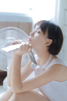 言教授要撞坏了
